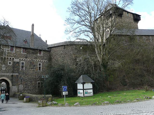 Замок Бург
